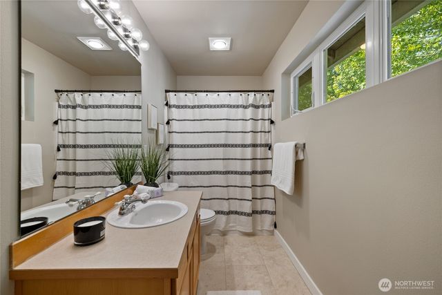 7722 39th Avenue S, Seattle, WA 98118