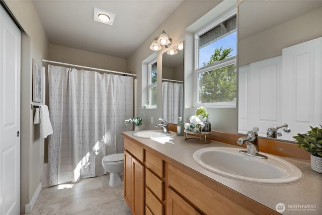 7722 39th Avenue S, Seattle, WA 98118
