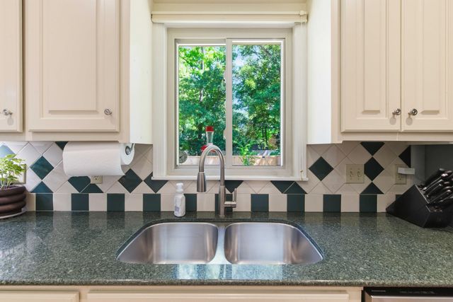 107 Stratford Drive, Summerville, SC 29485