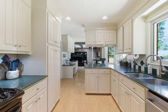 107 Stratford Drive, Summerville, SC 29485