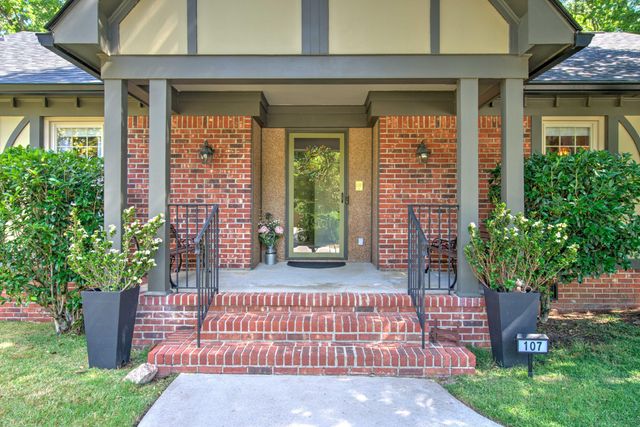 107 Stratford Drive, Summerville, SC 29485