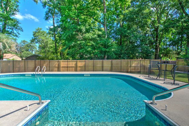 107 Stratford Drive, Summerville, SC 29485
