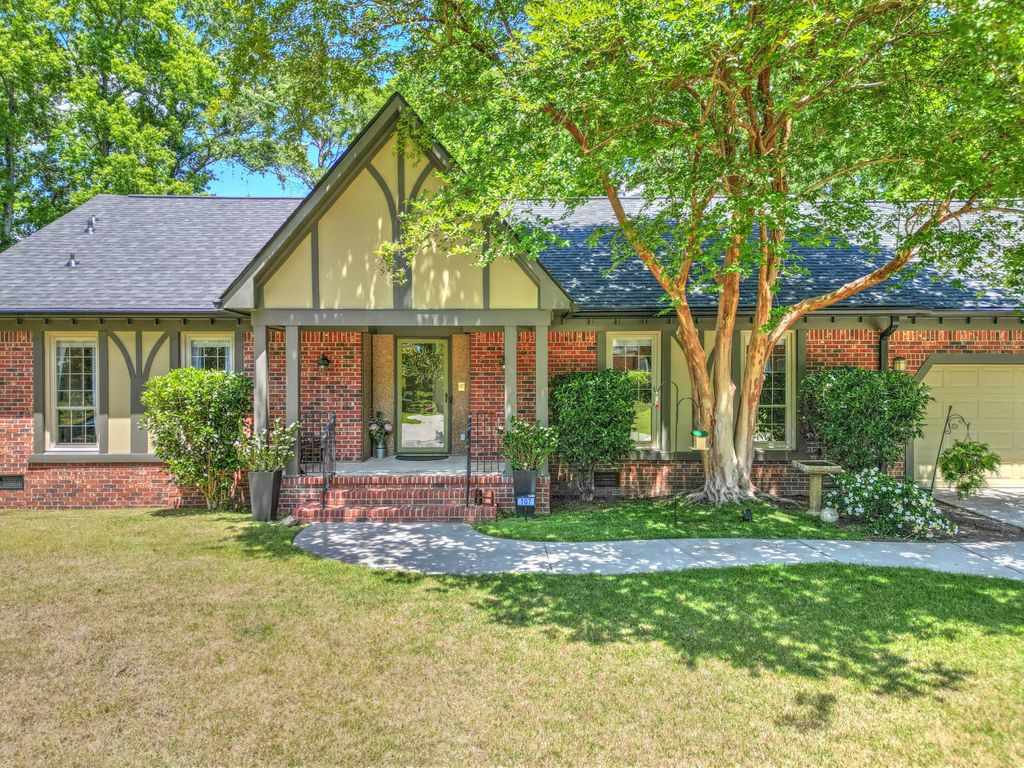 107 Stratford Drive, Summerville, SC 29485