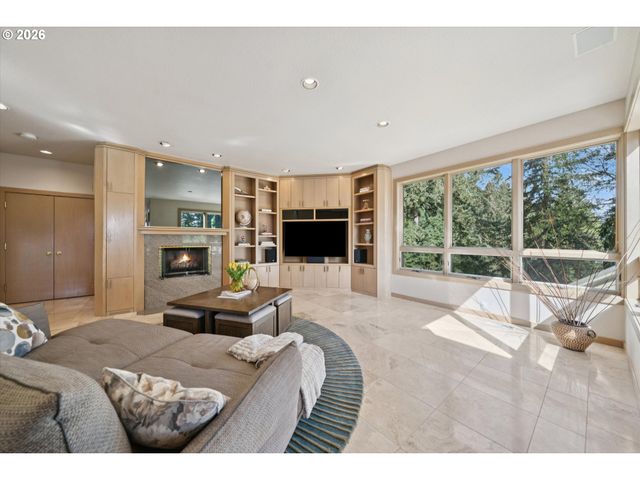 24400 Sw VALLEY VIEW Rd, West Linn, OR 97068