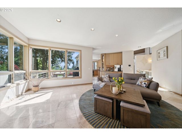 24400 Sw VALLEY VIEW Rd, West Linn, OR 97068