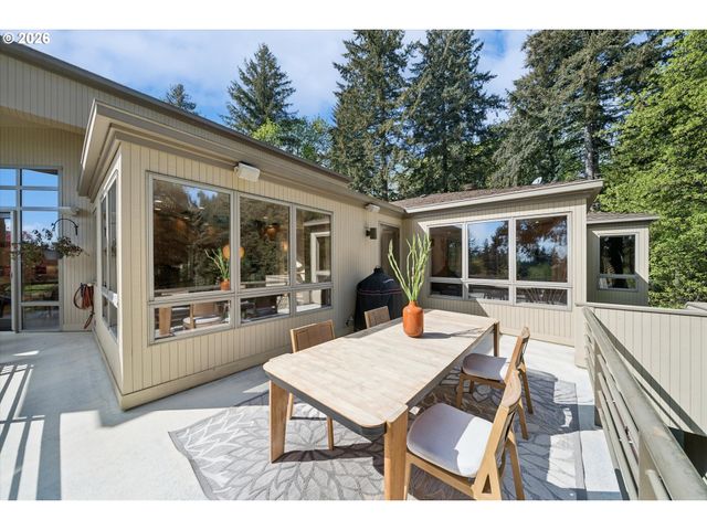 24400 Sw VALLEY VIEW Rd, West Linn, OR 97068