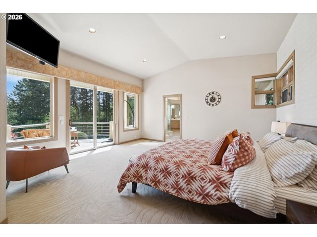 24400 Sw VALLEY VIEW Rd, West Linn, OR 97068