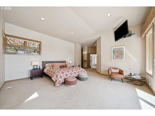 24400 Sw VALLEY VIEW Rd, West Linn, OR 97068