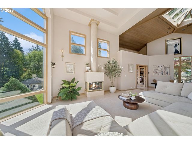 24400 Sw VALLEY VIEW Rd, West Linn, OR 97068