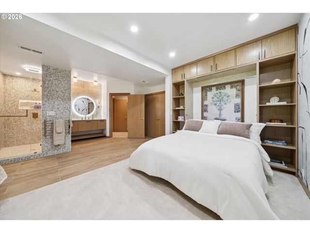 24400 Sw VALLEY VIEW Rd, West Linn, OR 97068