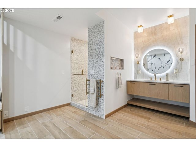 24400 Sw VALLEY VIEW Rd, West Linn, OR 97068