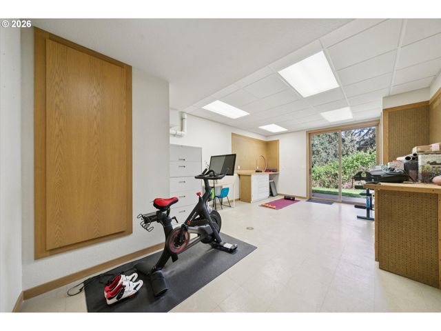 24400 Sw VALLEY VIEW Rd, West Linn, OR 97068