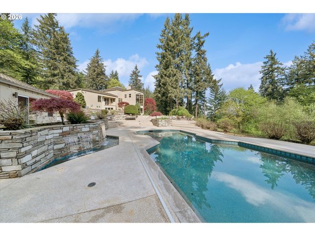 24400 Sw VALLEY VIEW Rd, West Linn, OR 97068