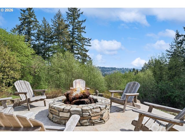 24400 Sw VALLEY VIEW Rd, West Linn, OR 97068