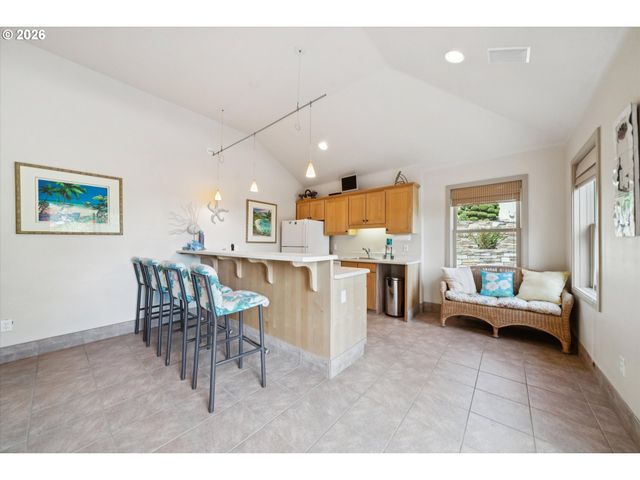 24400 Sw VALLEY VIEW Rd, West Linn, OR 97068