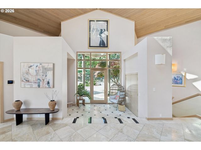 24400 Sw VALLEY VIEW Rd, West Linn, OR 97068