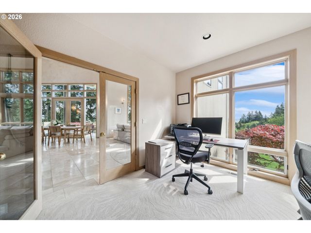 24400 Sw VALLEY VIEW Rd, West Linn, OR 97068