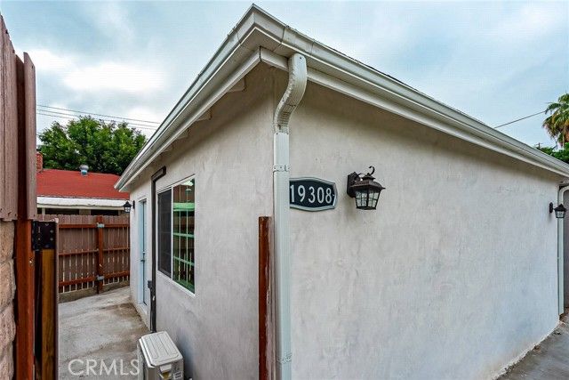 19308 W. Calvert Street, Tarzana (los Angeles), CA 91335