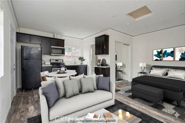 19308 W. Calvert Street, Tarzana (los Angeles), CA 91335