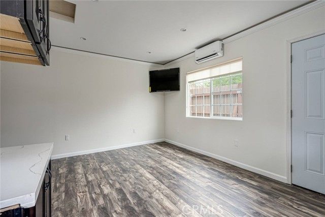 19308 W. Calvert Street, Tarzana (los Angeles), CA 91335