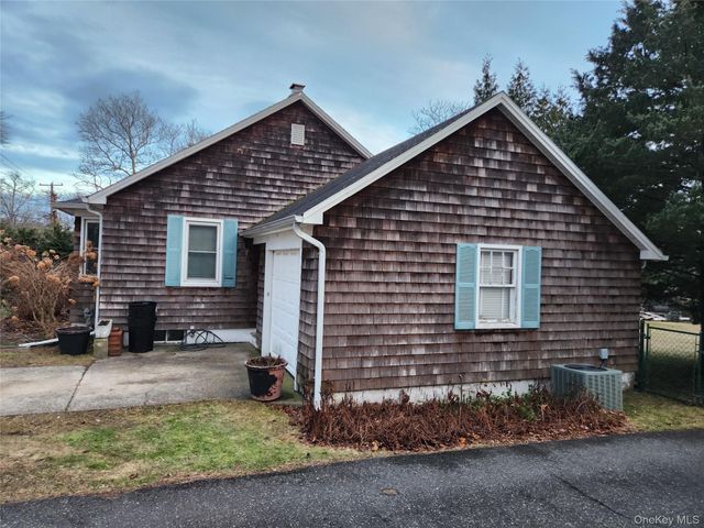 53 Riverside Drive, Riverhead, NY 11901