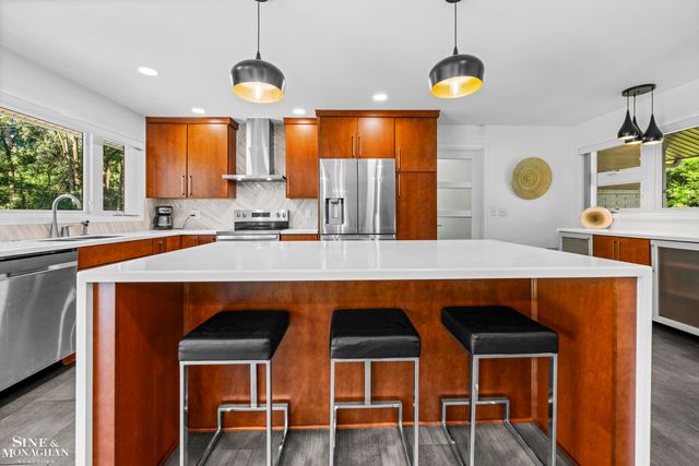 2741 Braeburn Road, Rochester Hills, MI 48309