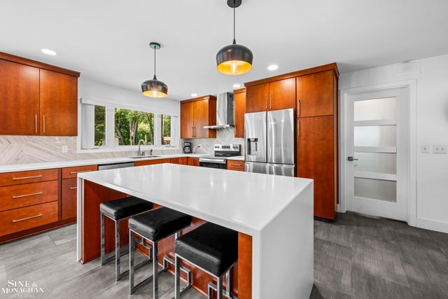 2741 Braeburn Road, Rochester Hills, MI 48309