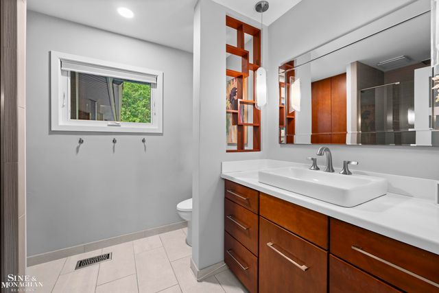 2741 Braeburn Road, Rochester Hills, MI 48309