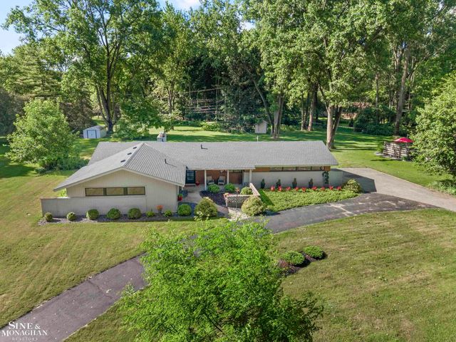 2741 Braeburn Road, Rochester Hills, MI 48309