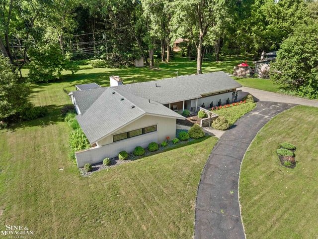 2741 Braeburn Road, Rochester Hills, MI 48309