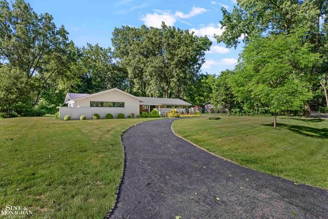 2741 Braeburn Road, Rochester Hills, MI 48309