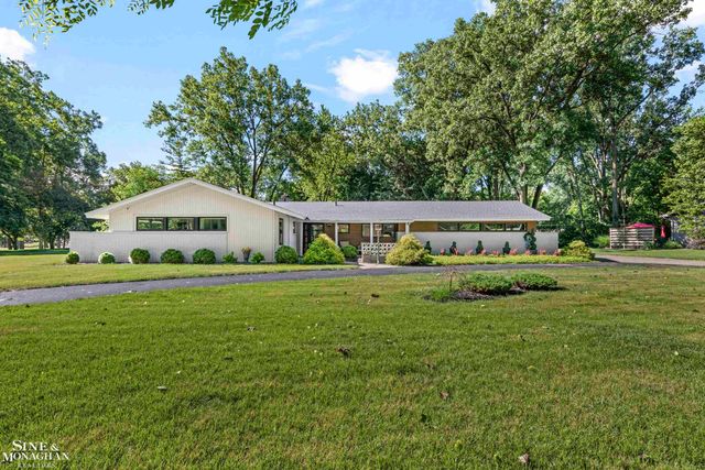 2741 Braeburn Road, Rochester Hills, MI 48309
