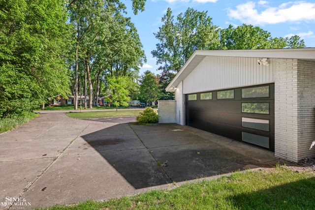 2741 Braeburn Road, Rochester Hills, MI 48309