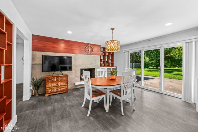 2741 Braeburn Road, Rochester Hills, MI 48309