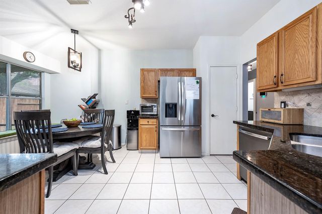 739 Apple Blossom Drive, Pearland, TX 77584