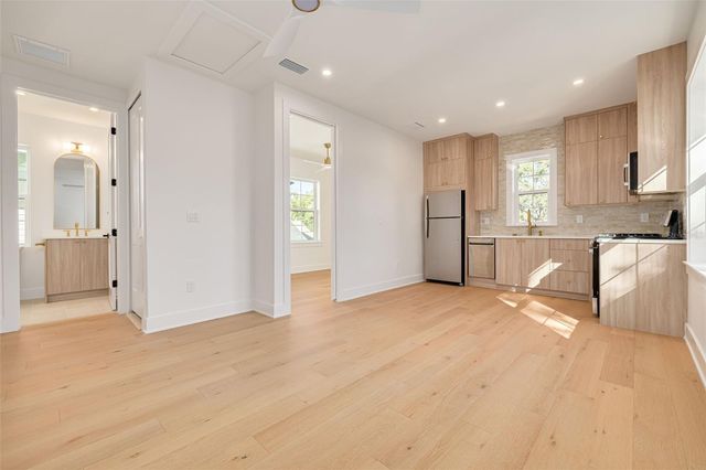 921 12TH STREET N, St Petersburg, FL 33705