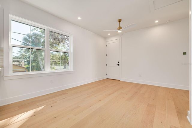 921 12TH STREET N, St Petersburg, FL 33705