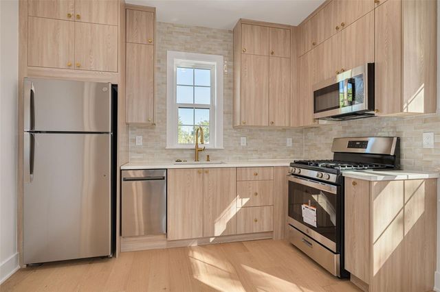 921 12TH STREET N, St Petersburg, FL 33705