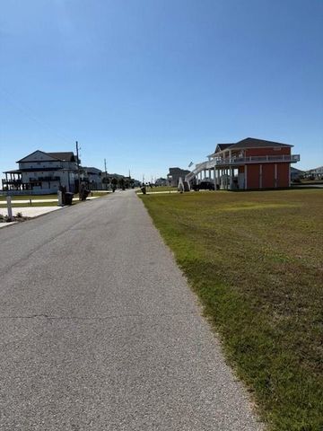 3817 Biscayne Beach Road, Port Bolivar, TX 77650