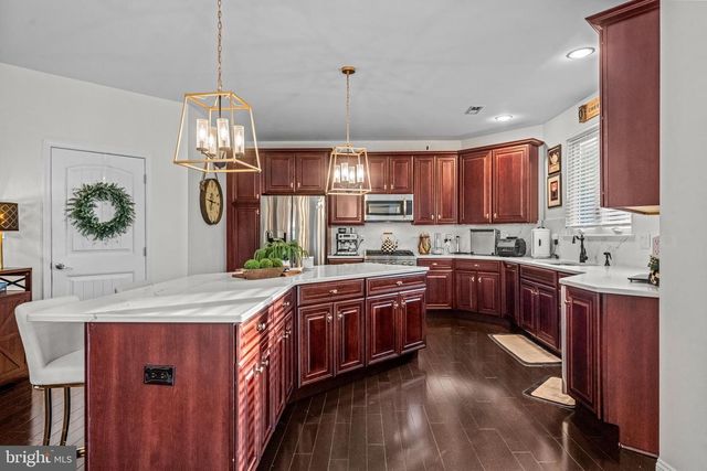 5 LAUREL WOOD CT, Lindenwold, NJ 08021