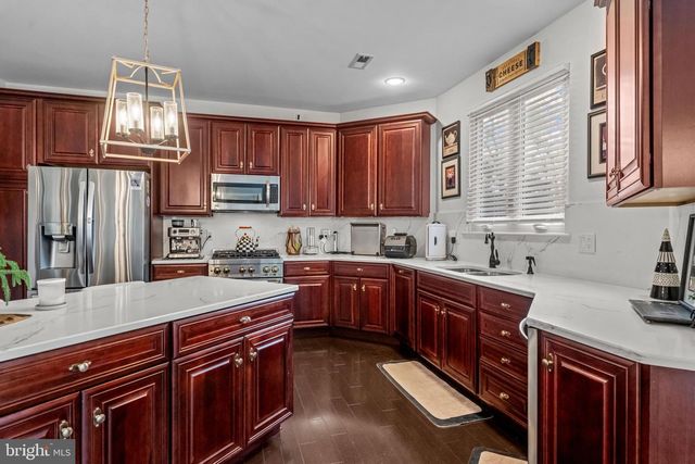 5 LAUREL WOOD CT, Lindenwold, NJ 08021