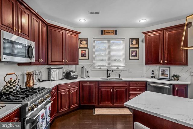 5 LAUREL WOOD CT, Lindenwold, NJ 08021