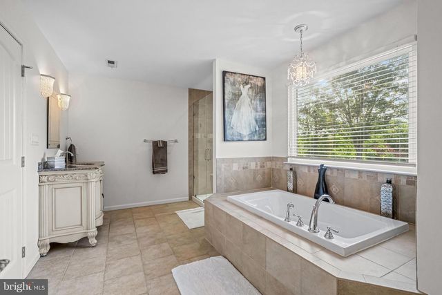 5 LAUREL WOOD CT, Lindenwold, NJ 08021