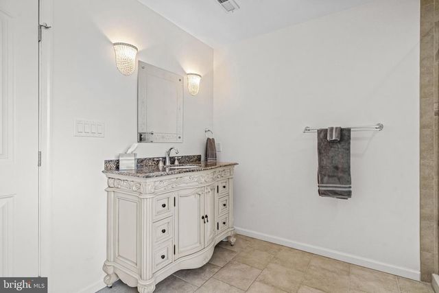 5 LAUREL WOOD CT, Lindenwold, NJ 08021