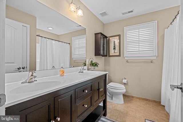 5 LAUREL WOOD CT, Lindenwold, NJ 08021
