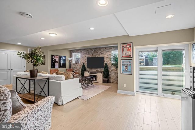 5 LAUREL WOOD CT, Lindenwold, NJ 08021