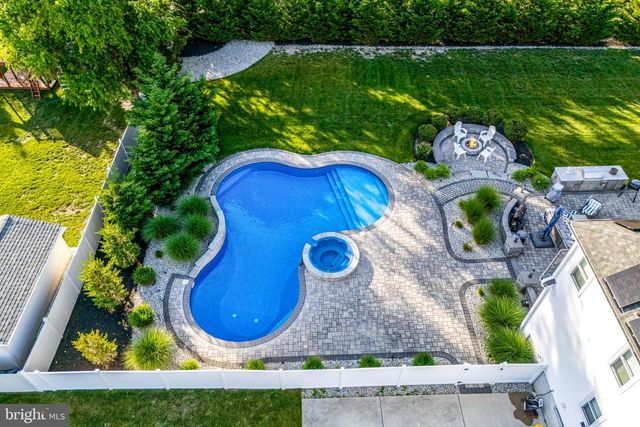 5 LAUREL WOOD CT, Lindenwold, NJ 08021
