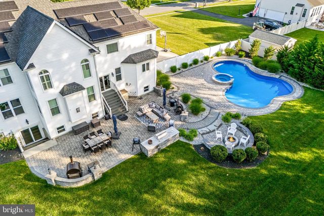 5 LAUREL WOOD CT, Lindenwold, NJ 08021