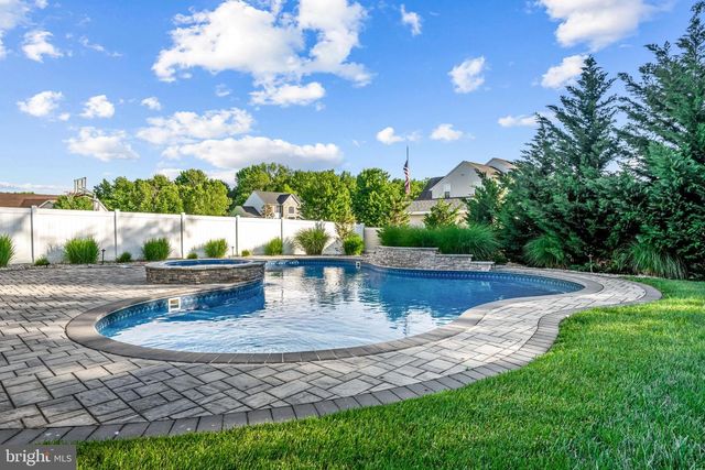 5 LAUREL WOOD CT, Lindenwold, NJ 08021