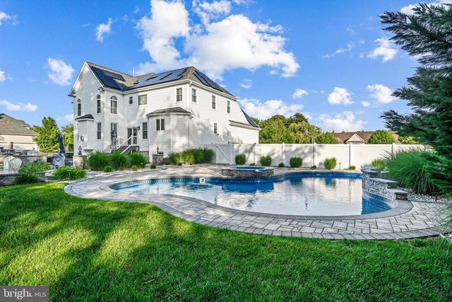5 LAUREL WOOD CT, Lindenwold, NJ 08021